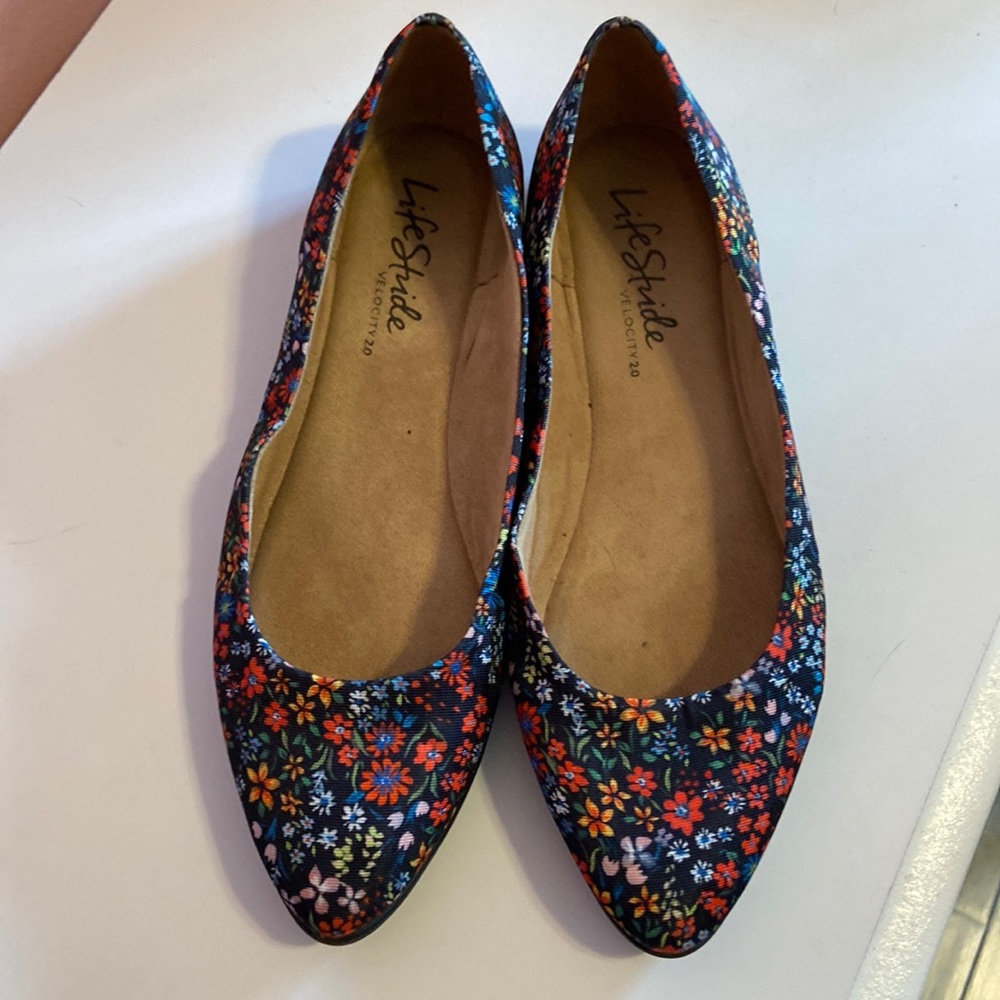 Floral print women’s flat shoes